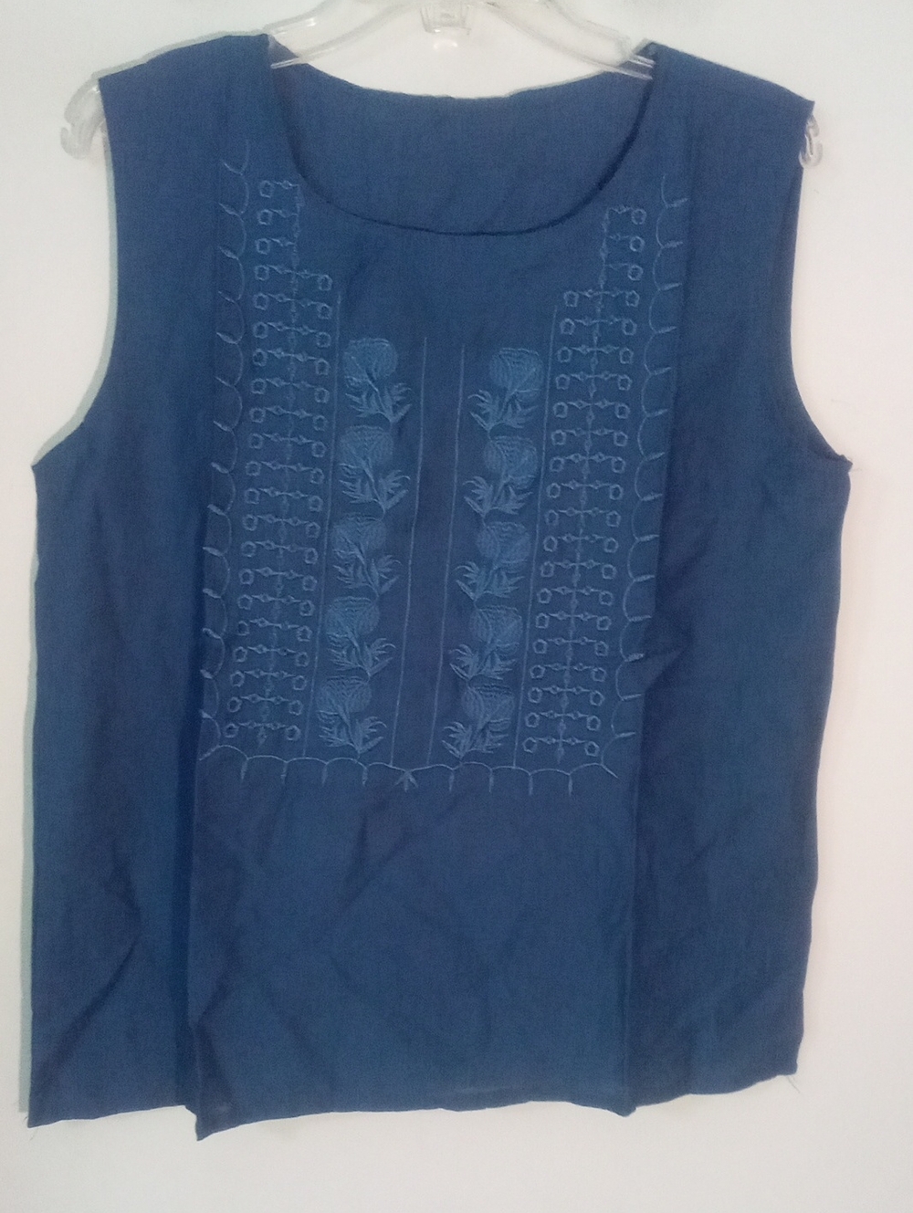 Unbranded Sleeveless Embroidered Blue Top Medium ? New NWOT